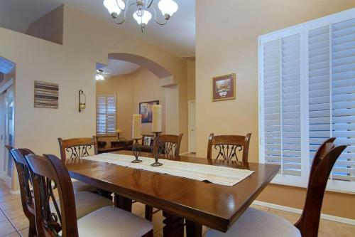 Crescent - Stunning Lake View With Pool, Bbq And Sunsets