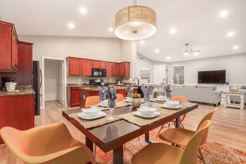 Awesome Chandler Home With Heated Pool! Home