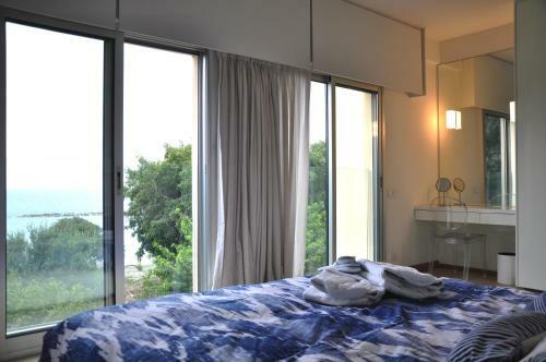 Aurora Beach Apartment (luxury 3bedroom)