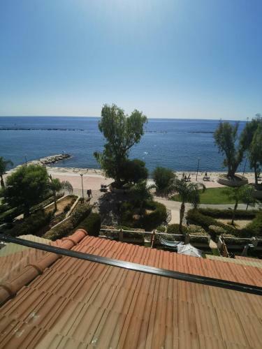 Beachfront Suites - Best Location Peaceful Green Place