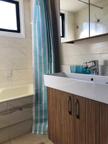 Apartamento Metro Court Apt
