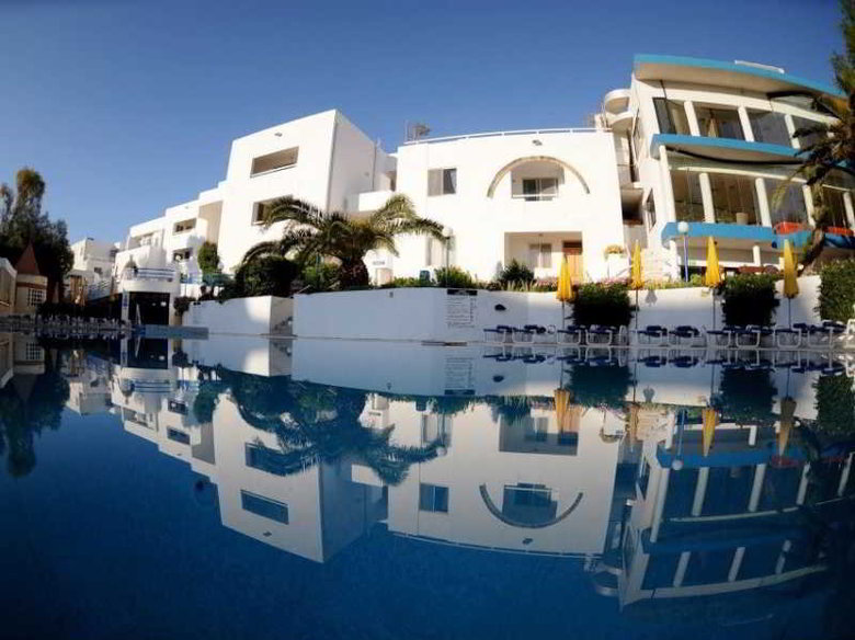 Aparthotel Club Salina Wharf
