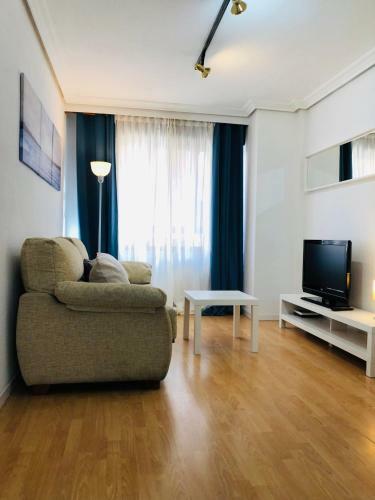 Precioso Apartamento Al Lado de El Corte Ingl�s