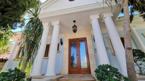 Limassol Villa By The Sea