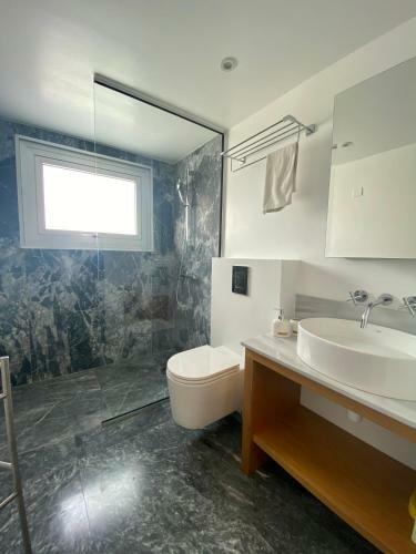 Amathus Beach Apartment