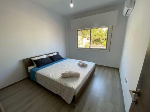 2 Bedroom Self Contained Apartment Opposite The Four Seasons Hotel