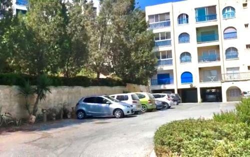 Amathus Luxury Holiday Apartment