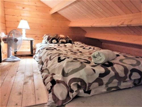The Cosy Mountain Cabin With Stunning Views In Kardama Forest