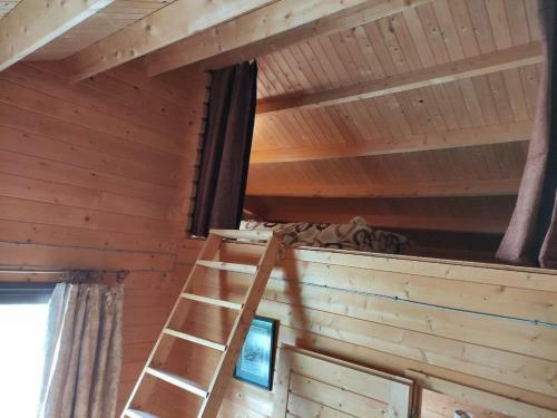 The Cosy Mountain Cabin With Stunning Views In Kardama Forest