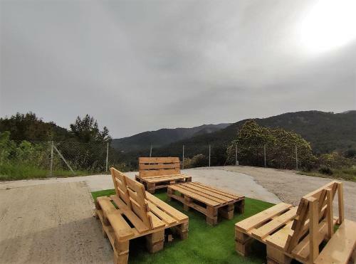 The Cosy Mountain Cabin With Stunning Views In Kardama Forest