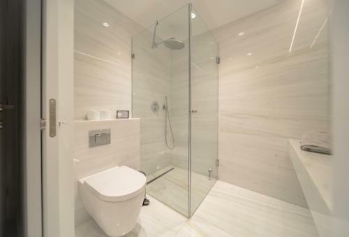 Luxurious Sea Front Three Bedroom Apartment