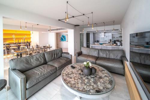Luxurious Sea Front Three Bedroom Apartment