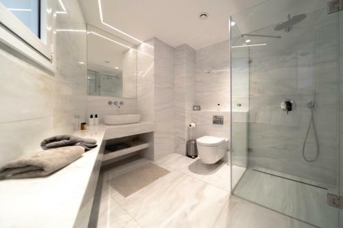 Luxurious Sea Front Three Bedroom Apartment