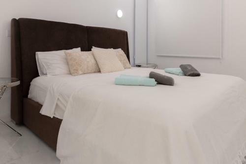Luxurious Sea Front Three Bedroom Apartment
