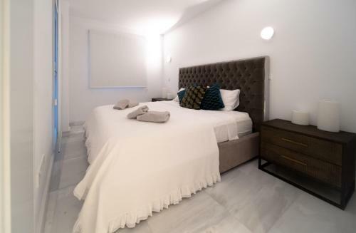 Luxurious Sea Front Three Bedroom Apartment