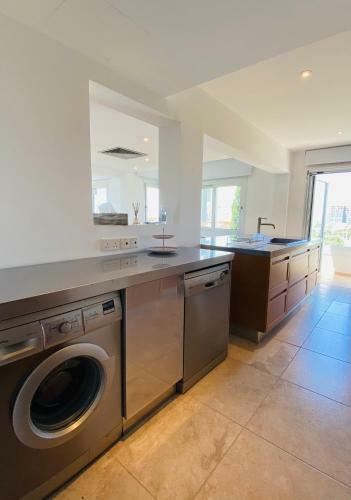 Apartamento Amathus Suite With Sea View