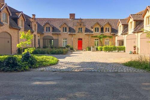 Gastenhuis Prachtige Historische Vierkant Hoeve
