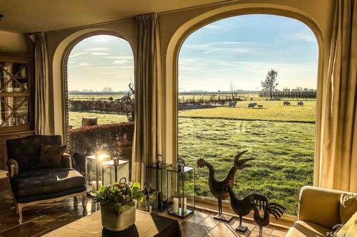 Gastenhuis Prachtige Historische Vierkant Hoeve