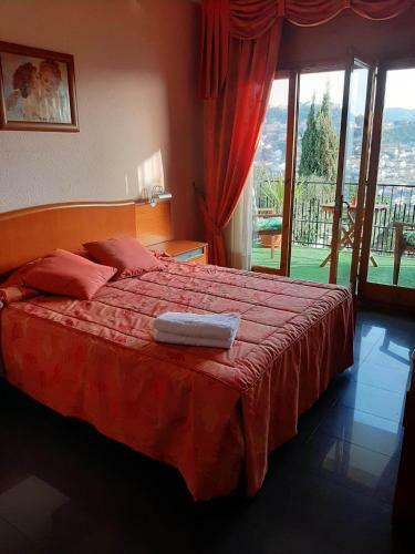 Hostal Habitaciones En Villa Coliving Casa Rural