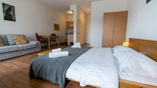 Hine Adon Aparthotel