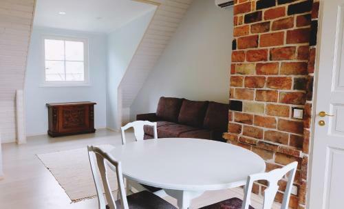 �htu Apartments