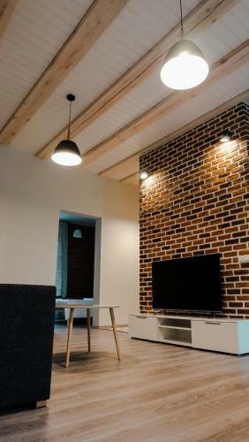 �htu Apartments