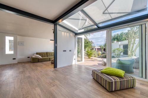 Modern Bungalow Drag�n Club II