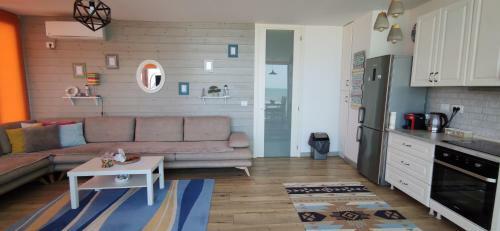 Luxury Beach Apartment In Qerret