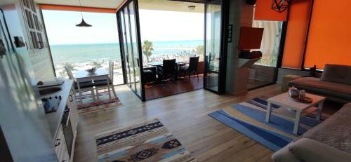 Luxury Beach Apartment In Qerret
