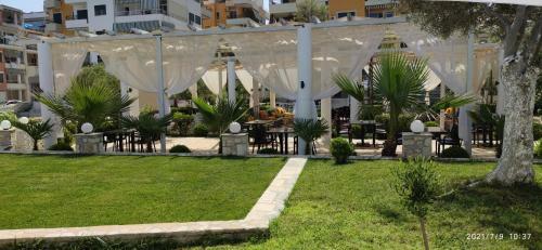 Luxury Beach Apartment In Qerret