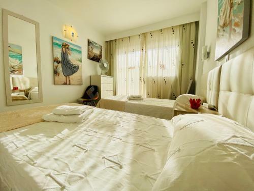 Orange And White Apartment In Yumbo