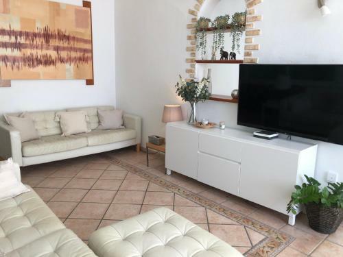 Incre�ble Casa Con Piscina Privada Y Jacuzzi