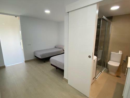 White And Quiet! Refurbished Seaview Apartment
