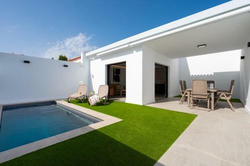 Fully Refurbished House In 2022 - Private Heated Pool - Gran Canaria Stays