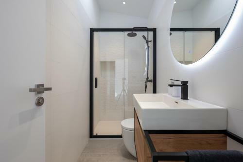 Fully Refurbished House In 2022 - Private Heated Pool - Gran Canaria Stays