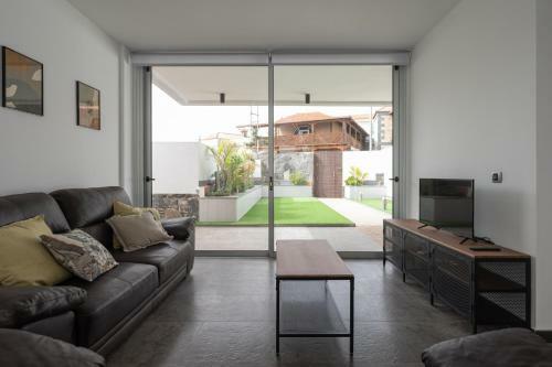 Modern 2br Villa Private Pool And Parking