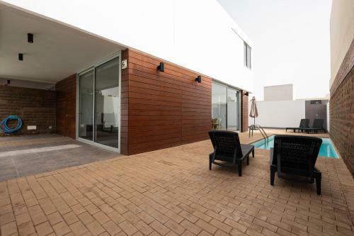 Modern 2br Villa Private Pool And Parking