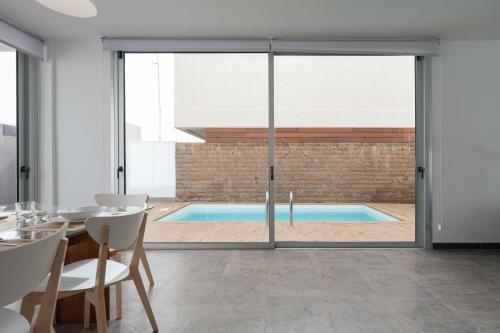 Modern 2br Villa Private Pool And Parking