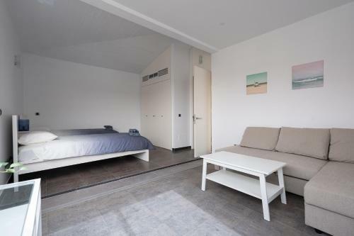 Modern 2br Villa Private Pool And Parking