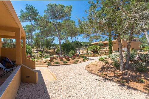 Ses Eufabietes Apartments & Restaurant