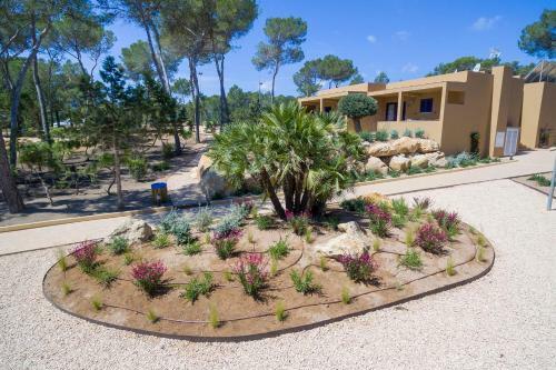 Ses Eufabietes Apartments & Restaurant