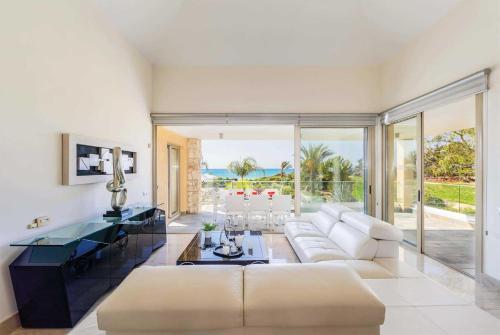 Harmonia Beach Villa