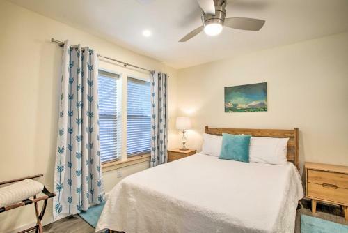 Old Town Cottonwood Cottage With Mod Interior!