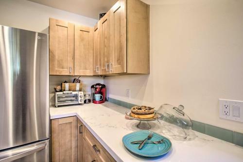 Old Town Cottonwood Cottage With Mod Interior!