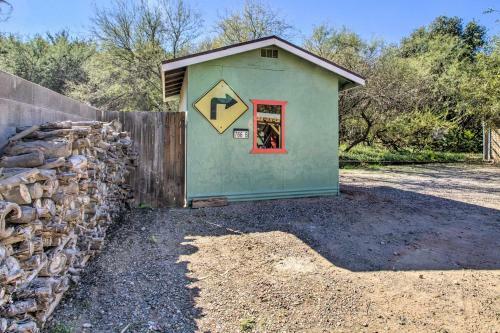 Old Town Cottonwood Cottage With Mod Interior!