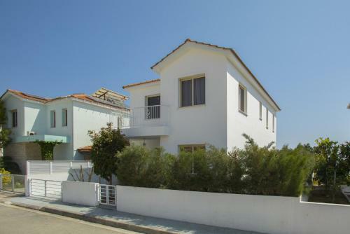 Picture Renting Your 5 Star Beachfront Villa, Larnaca Villa 1395