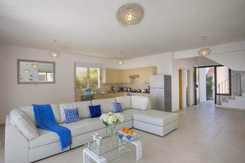 Picture Renting Your 5 Star Beachfront Villa, Larnaca Villa 1395