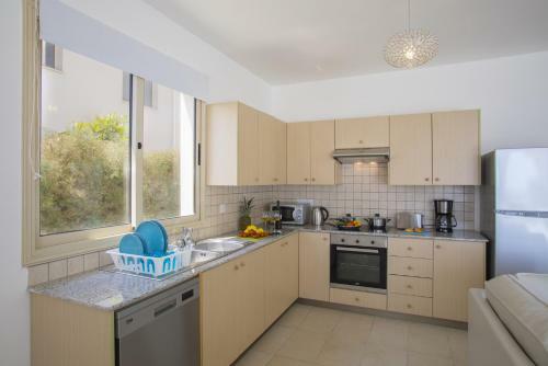 Picture Renting Your 5 Star Beachfront Villa, Larnaca Villa 1395