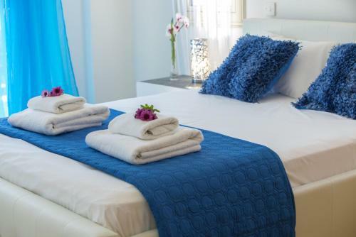Picture Renting Your 5 Star Beachfront Villa, Larnaca Villa 1395