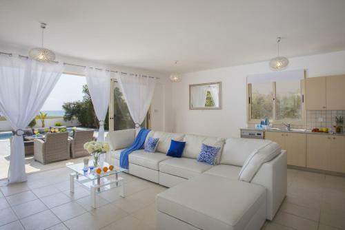 Picture Renting Your 5 Star Beachfront Villa, Larnaca Villa 1395